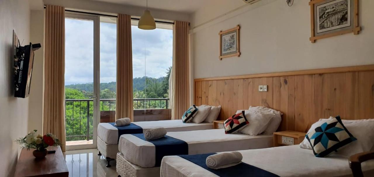 Hotel Sky View Grand à Kandy Extérieur photo