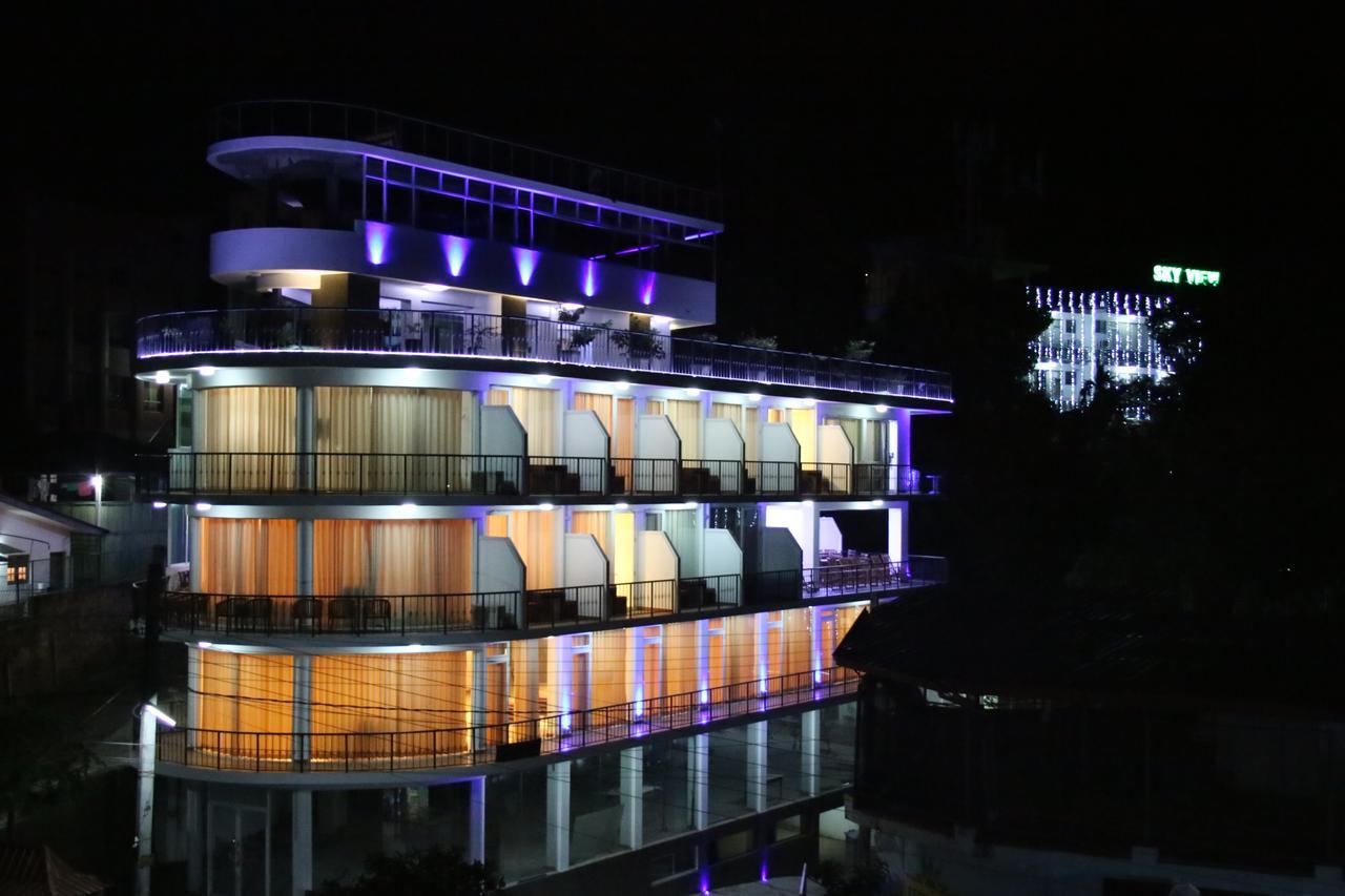 Hotel Sky View Grand à Kandy Extérieur photo