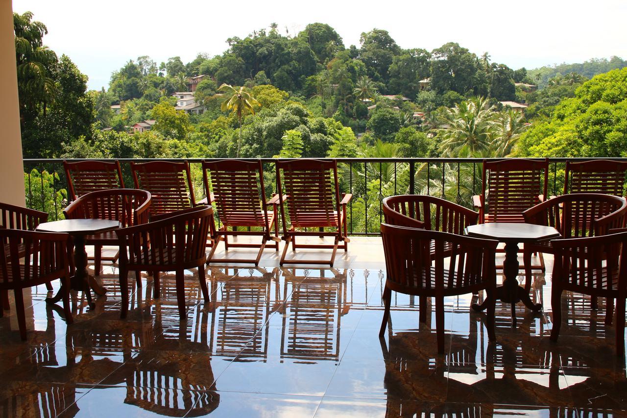 Hotel Sky View Grand à Kandy Extérieur photo
