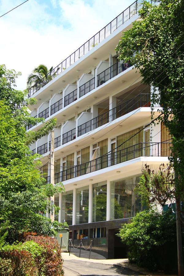 Hotel Sky View Grand à Kandy Extérieur photo