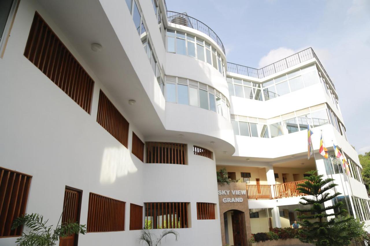 Hotel Sky View Grand à Kandy Extérieur photo